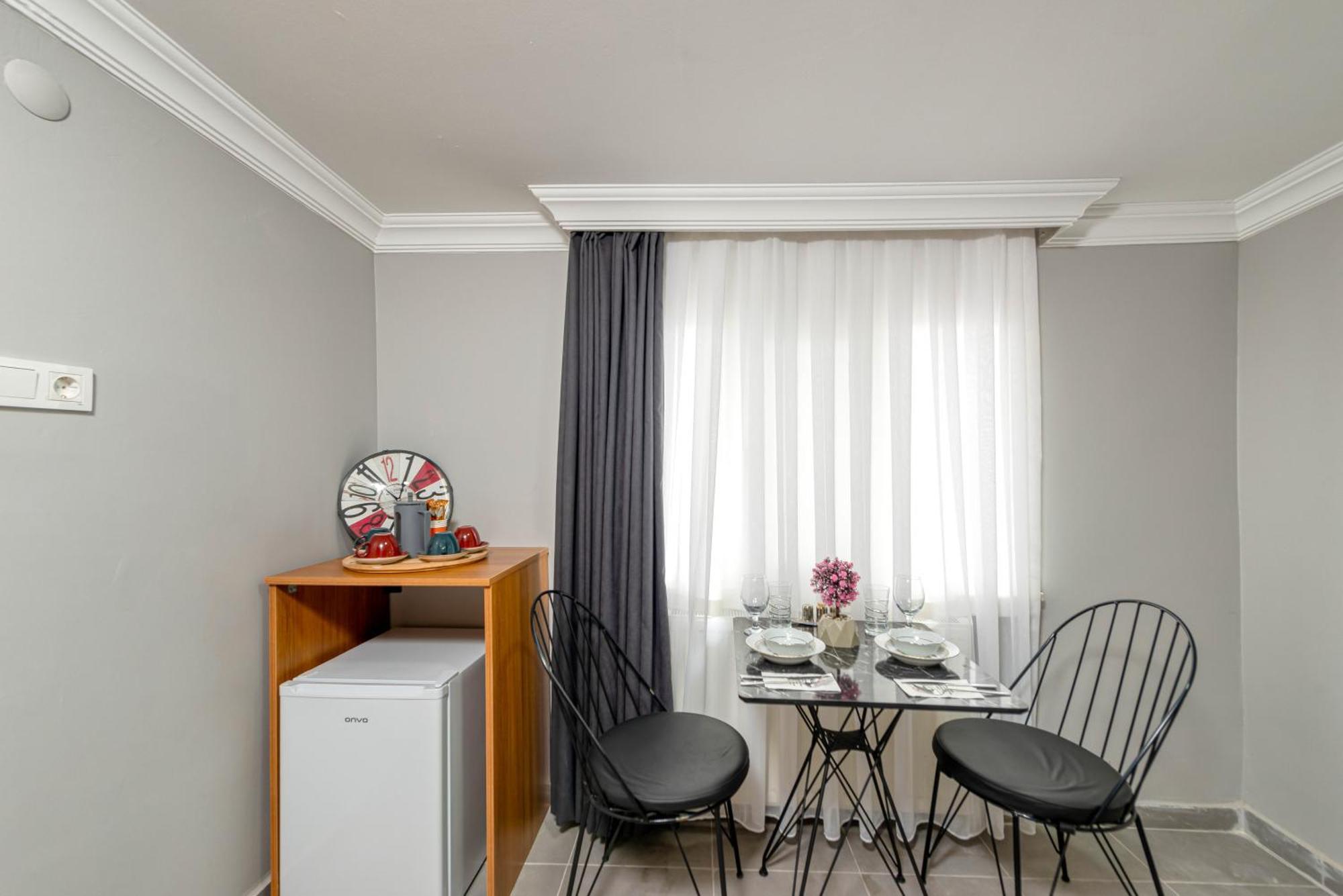 Pio Hotel *