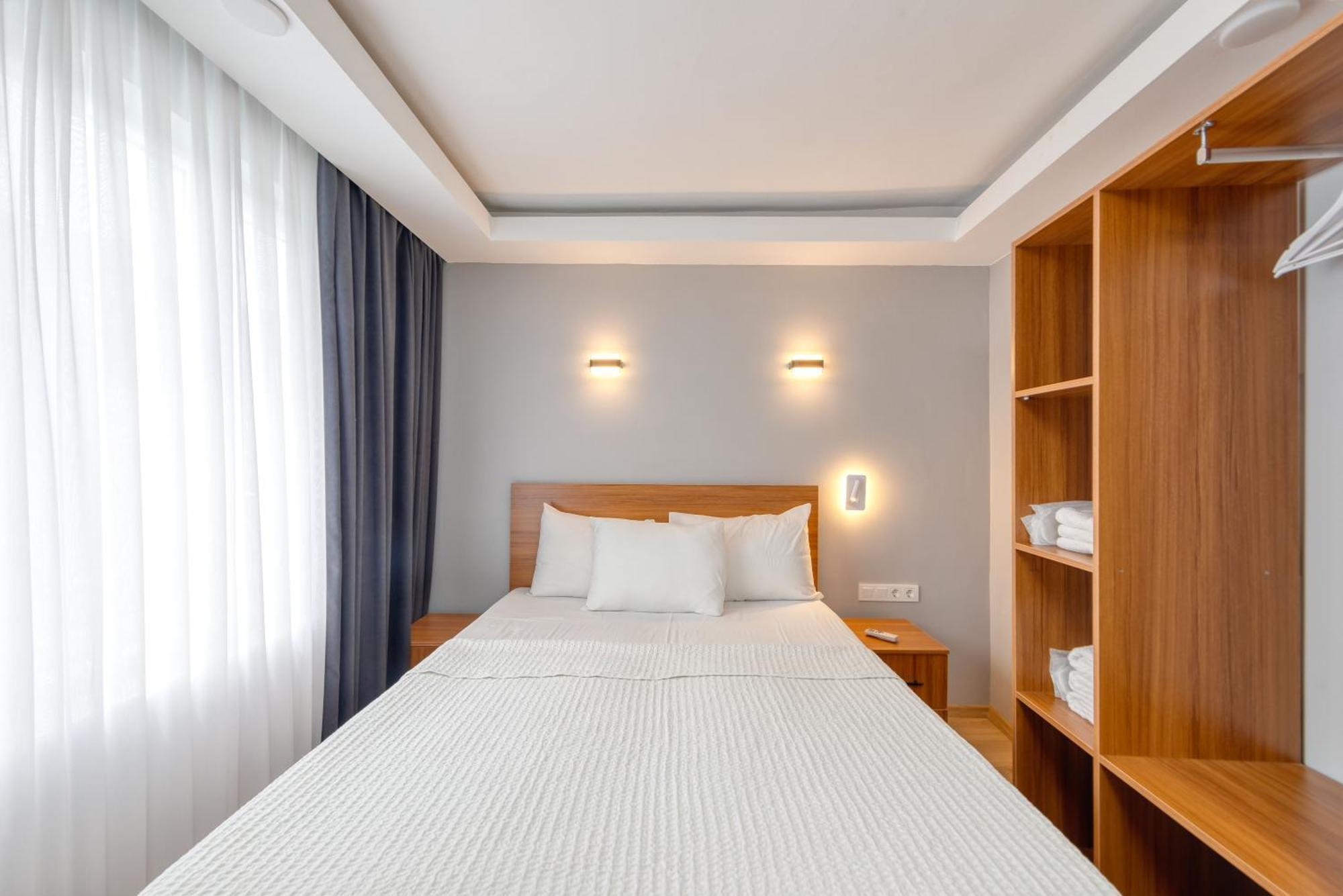 Pio Hotel *
